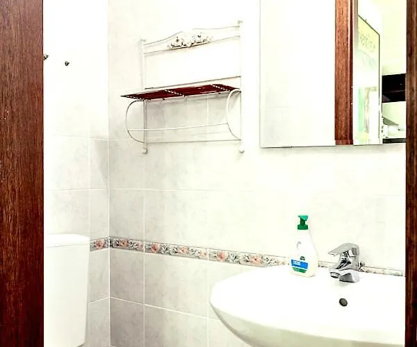 Tavernetta Con Camino In Collina בית אירוח